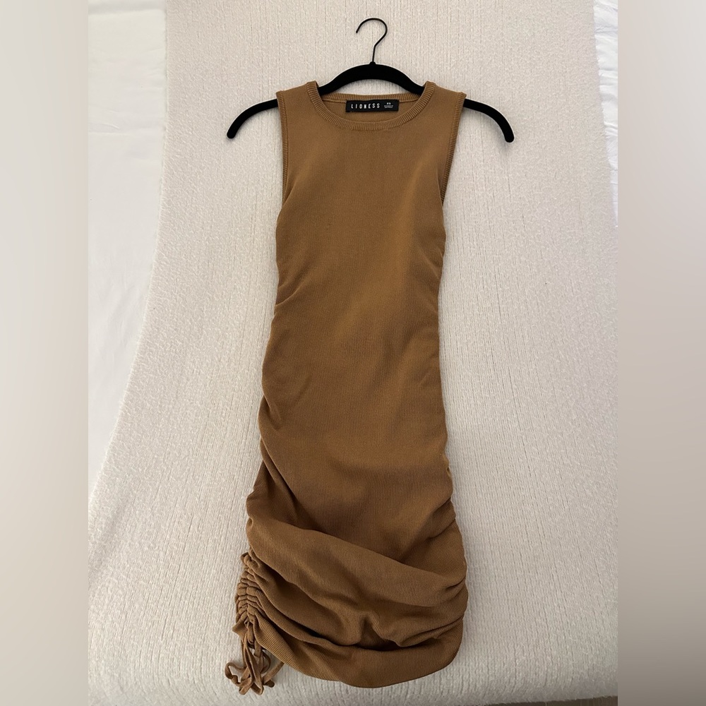 Lioness minds mini dress in camel